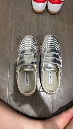 Women’s shoes