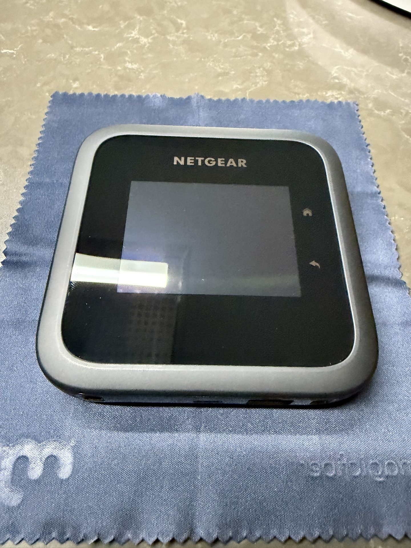 Netgear M6 Pro MR6500 5G mmWave & Sub-6 WiFi 6E Hotspot Router (Unlocked) With Antenna Bundle