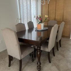 Dinning Table With 6 Chairs