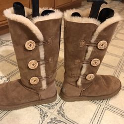 Ugg Bailey Button Triplet Ii Chestnut