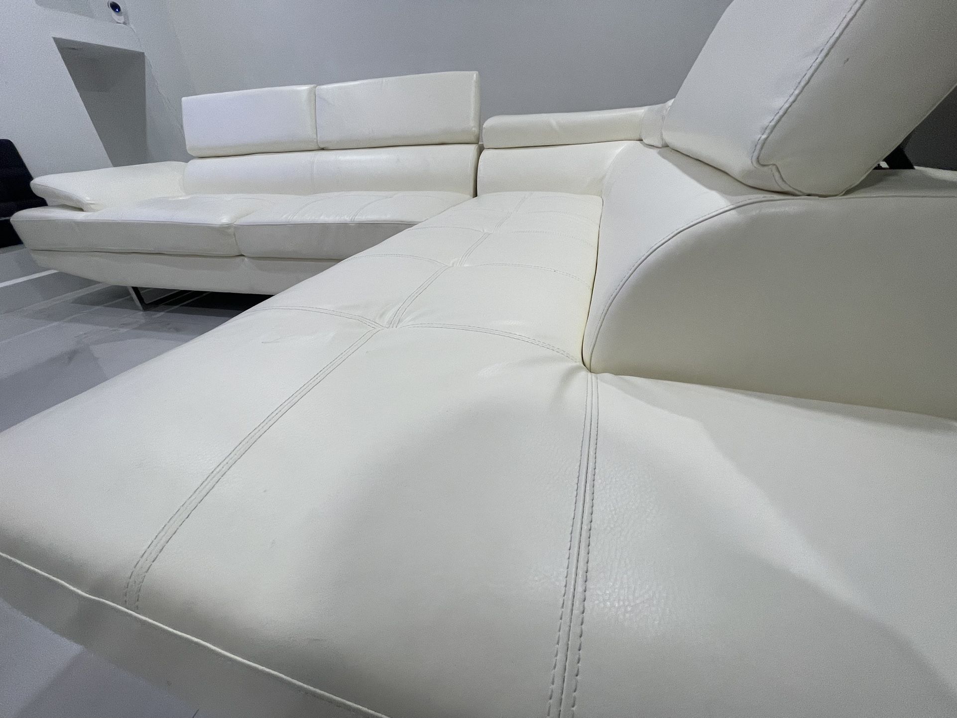 Modern White Sectional Sofa 