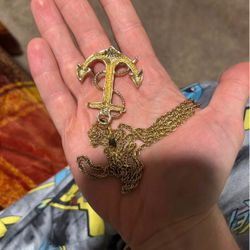 Authentic Sarah Coventry vintage Anchor necklace