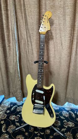 Fender Mustang Guitar