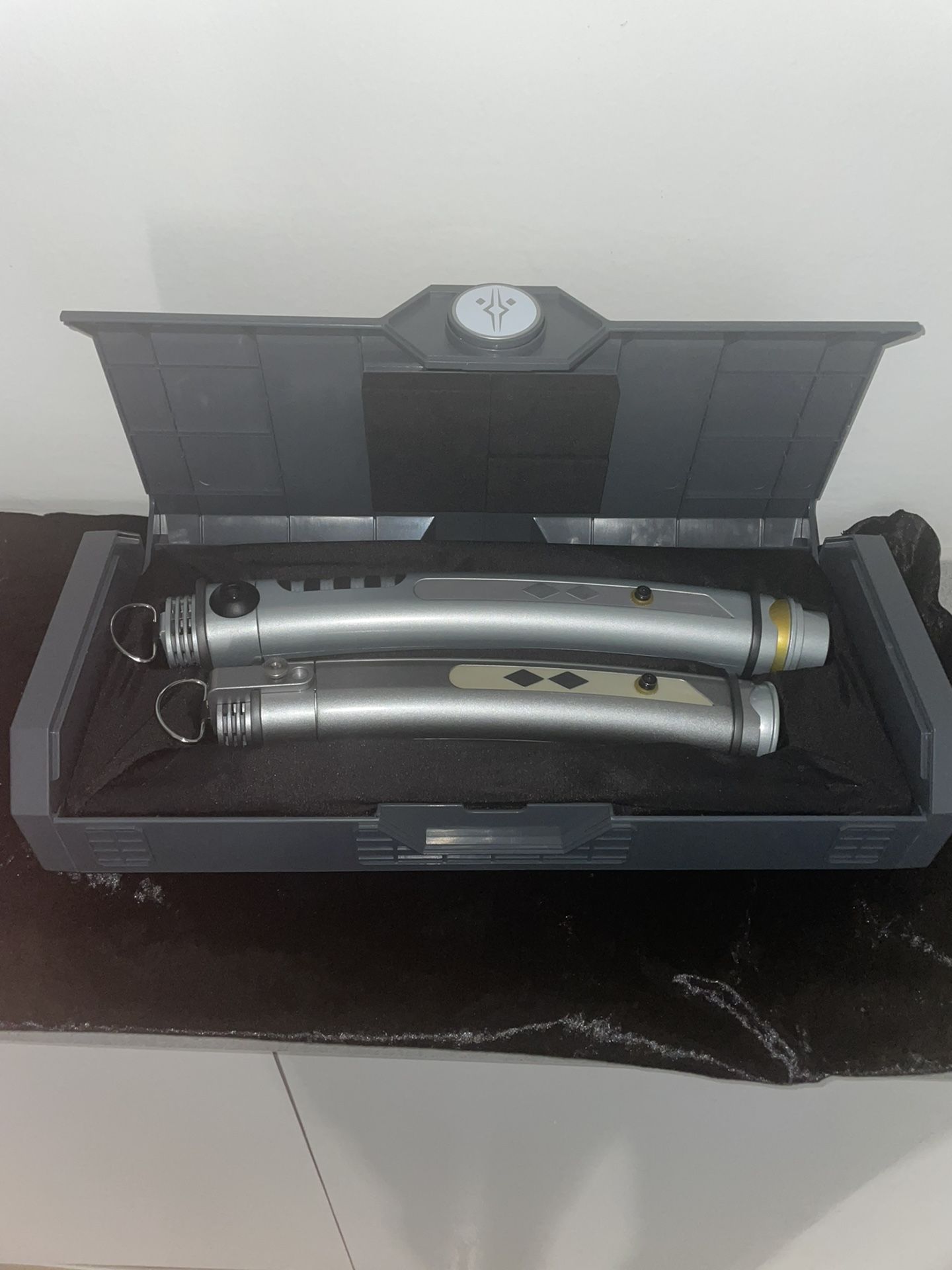Star Wars Galaxy’s Edge Ahsoka Tano Rebels White Discontinued Legacy Lightsaber Hilts