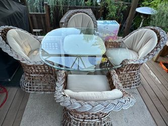 Outdoor dining set