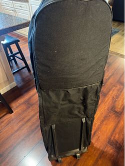 TPI (Titleist Performance Institute) premium soft-sided golf travel bag