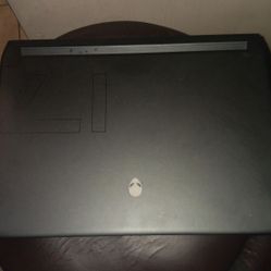 Alienware m17 R5 AMD Ryzen(TM) 9 6900HX AMD Radeon(TM) RX 6850M XT 12GB 16GB RAM