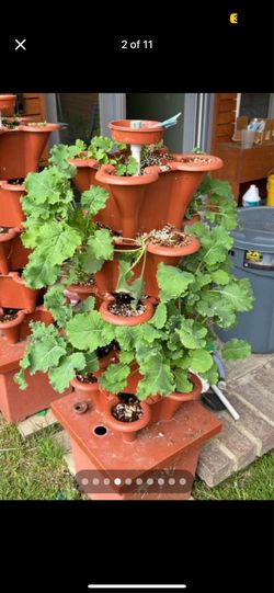 Agoura Hills — EZ GRO Hydroponic Vertical Garden Towers w/ Reservoir