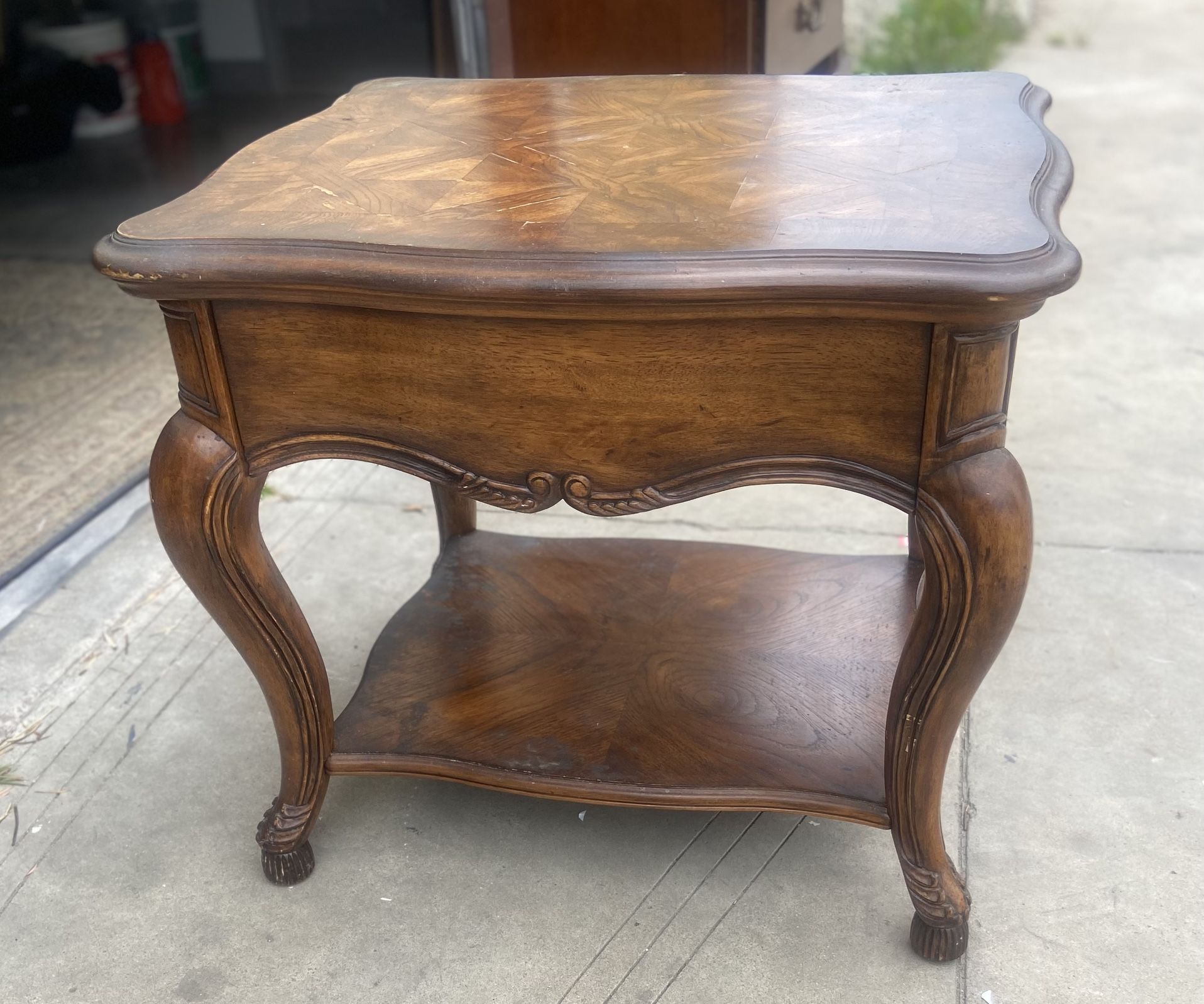 Nice End Table-As Is