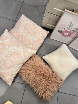 Blush Pink Home Decor Bundle – Pillows & Floral Wall Art Set