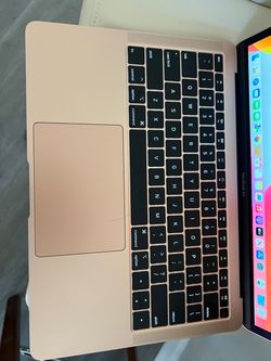 MacBook Air rose gold