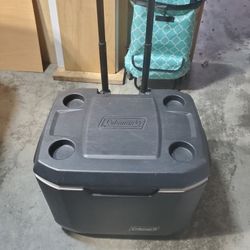 Colman Cooler With Wheels