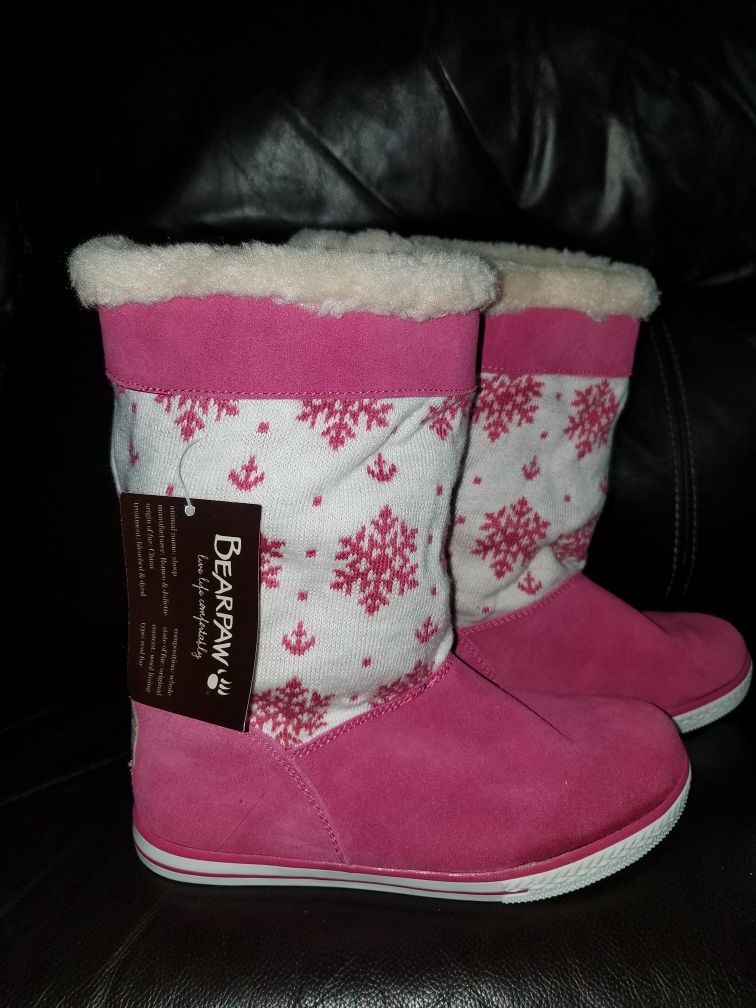 Bearpaw boots for girl size 3