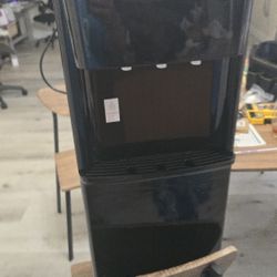 Free Water Dispenser