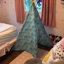 Teal Teepee fabric and wooden sticks