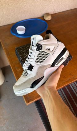 Jordan 4 millitary black