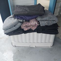 17 ASSORTEDMOVING BLANKETS