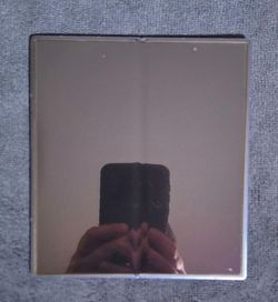 Samsung Galaxy Z Fold 7 512gb unlocked(cracked cover screen)