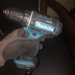 Makita Drill And Charger &1battery