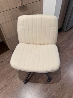 Cream desk chair