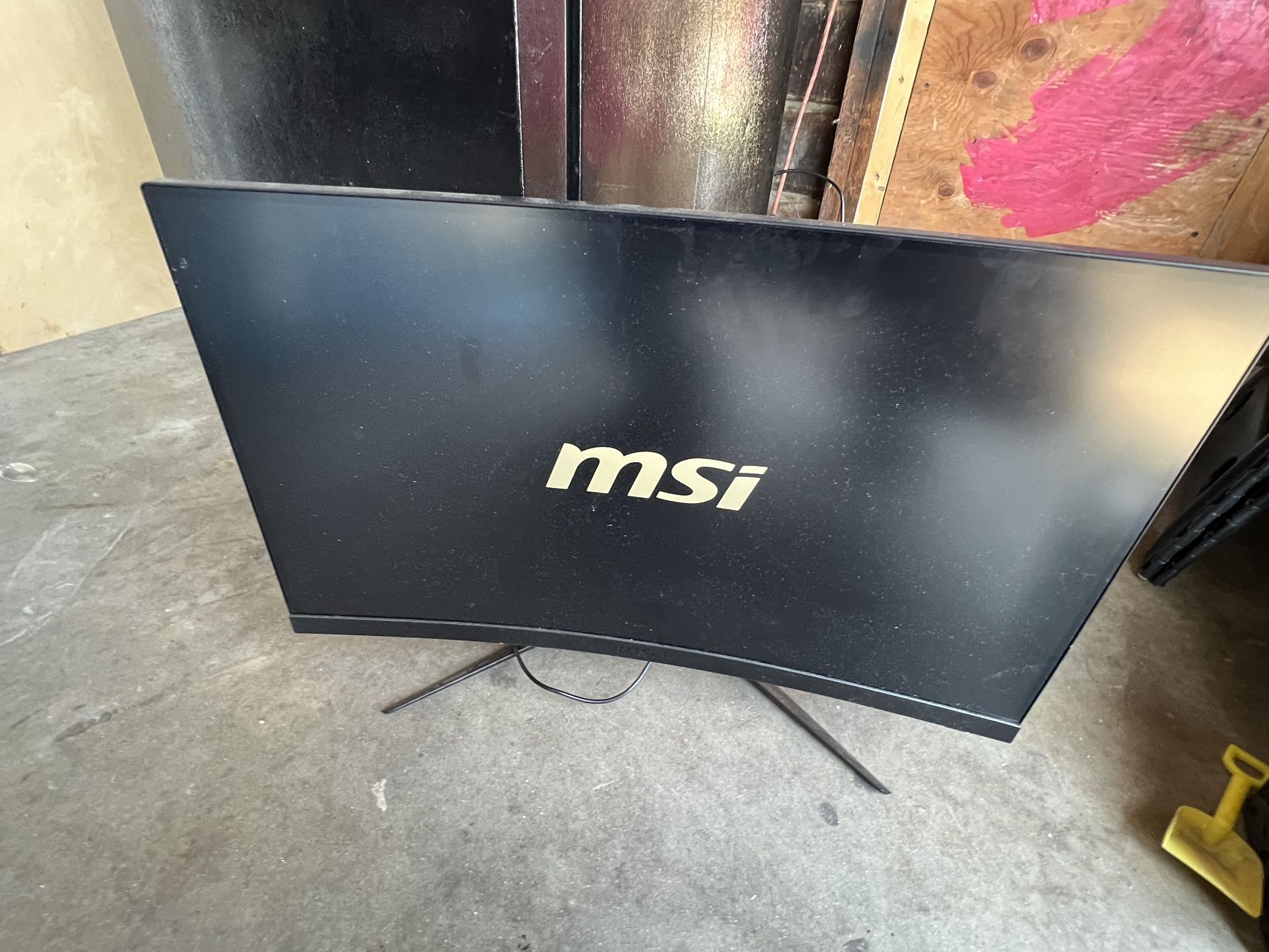 MSI Gaming Curved Monitor 27”