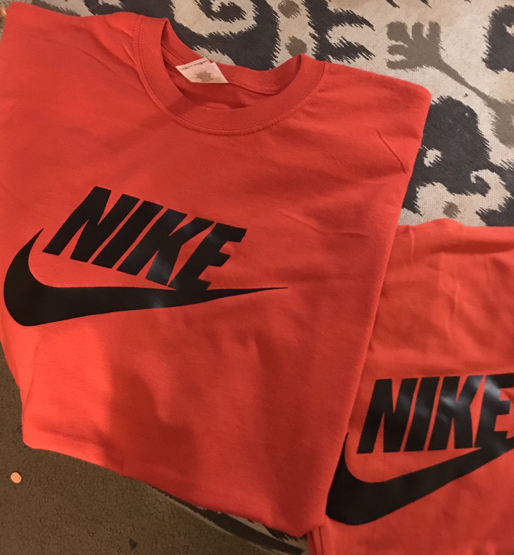 Custom Nike set. You pick you colors ladies full sets men shirts only. 25 dollars all colors