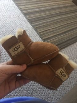 Uggs 2/3