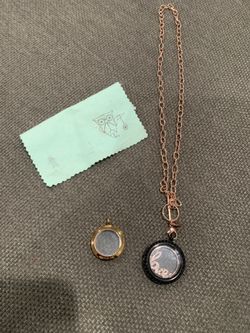 Origami Owl necklace