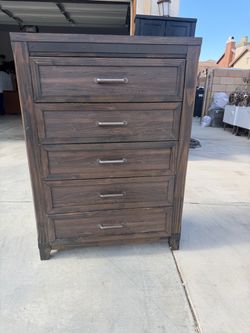 5-Drawer Tall Chest Dresser Dark Brown