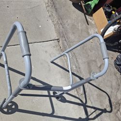 Se Vende Andadera Para Adulto.