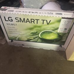 LG TV 32LM57 32 Inches