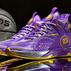 Fashionable Sports Walking Basketball Shoes