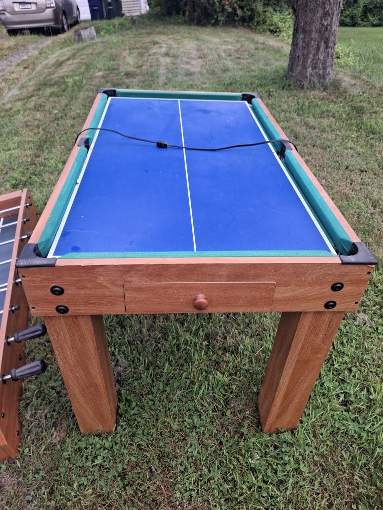 Free FOOZEball/game Table