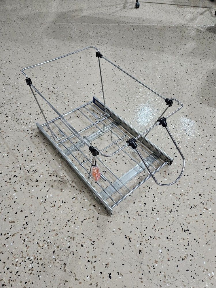 Cabinet Trash can Pullout