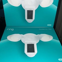 Ring Floodlight Cam Plus, Battery.