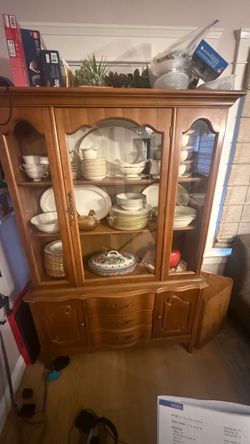 Wood China Cabinet with Hutch