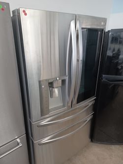 LG stainless steel french door refrigerator showcase door