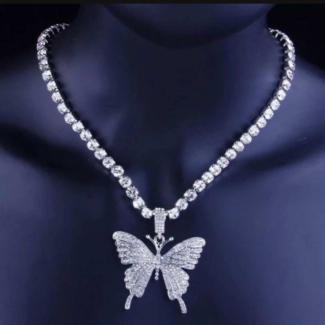 Bling diamond 💎 necklace and butterfly 🦋 pendant Chocker Hip Hop Collar