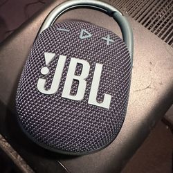 JBL Clip 4