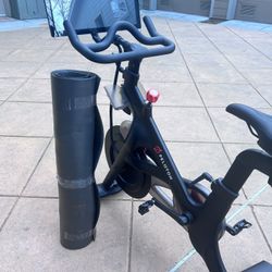 Peloton Bike With Pad Gen 3