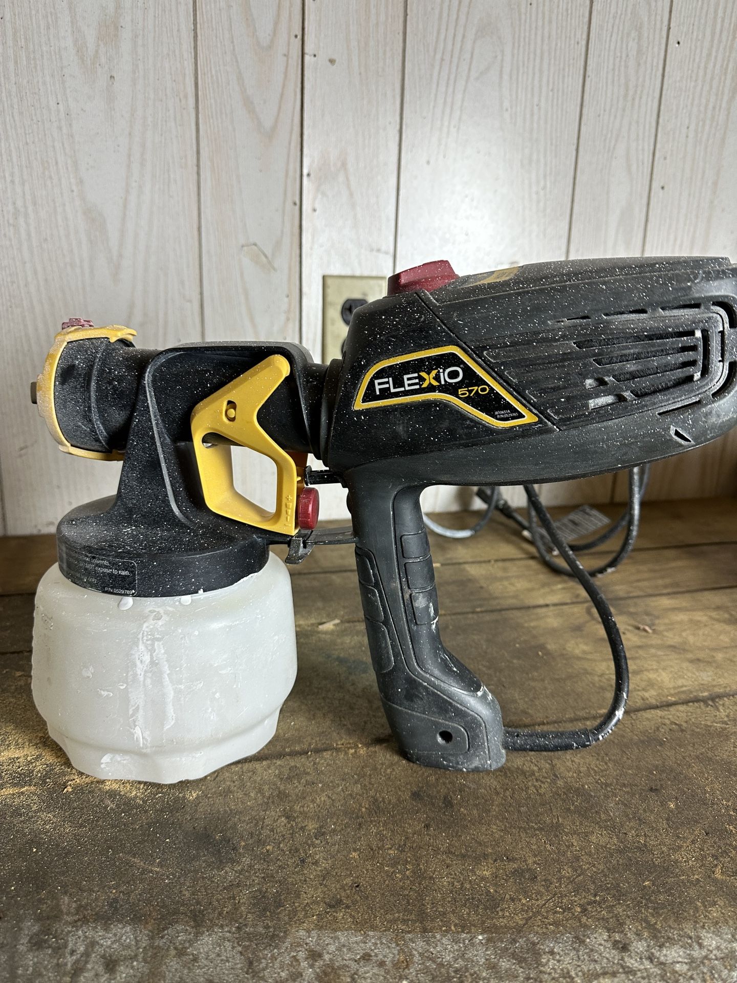 Spray paint gun