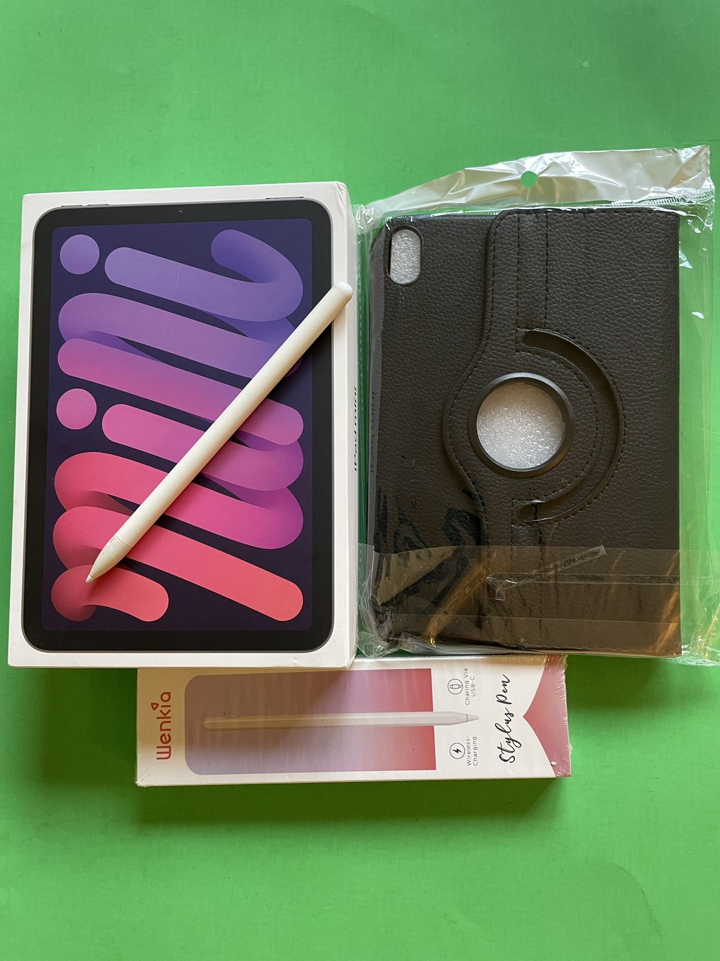 Apple ipad Mini 7th Generation ( Newest / A17 pro) 128GB with pen, case and accessories (New-open box)