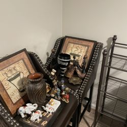 Bar Stools, Shelf rack, knickknacks and Pictures