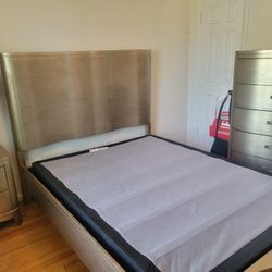 Queen Bedroom Set (Klaussner Furniture Real Wood)