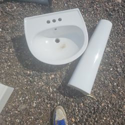 Sterling pedestal sink