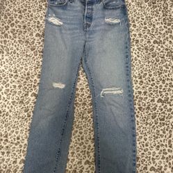 women’s levi jeans size w28 l30 