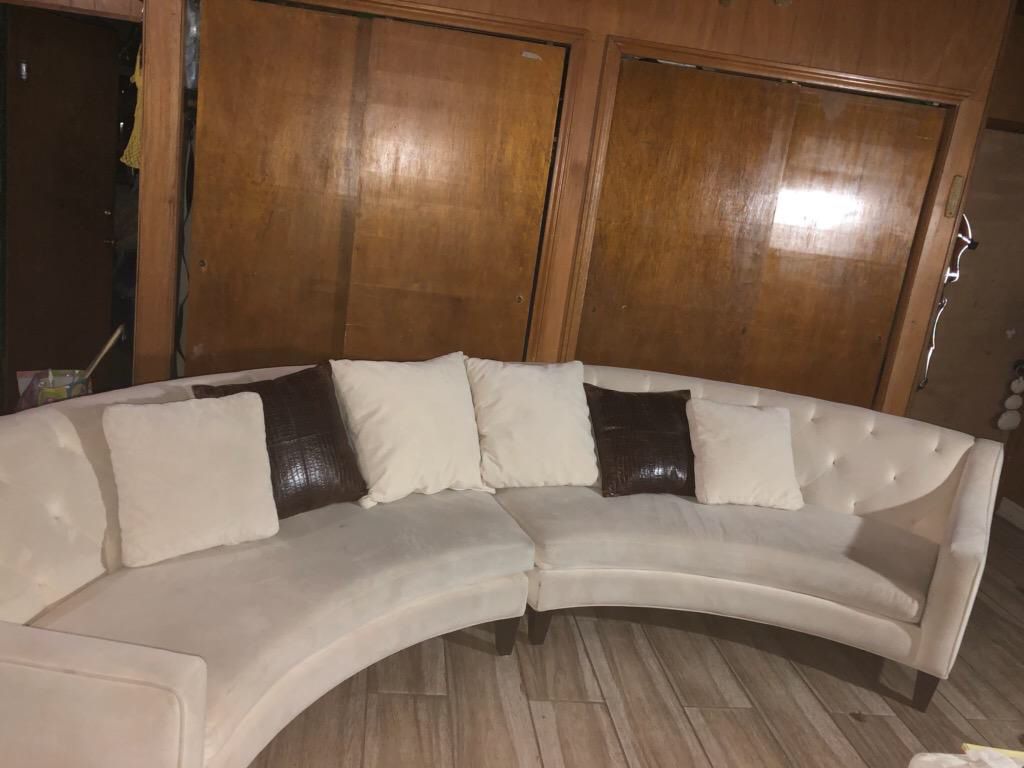 Sectional curved couch (beige)