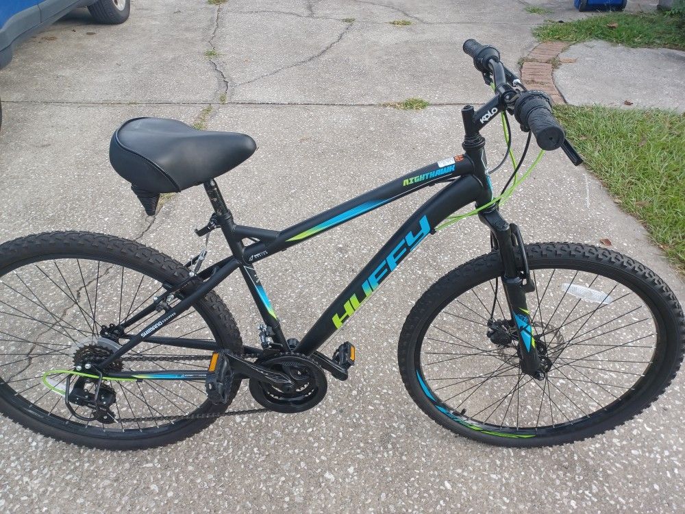 Like New Huffy Nighthawk Bike Bicycle Disc Brake Medium Frame - $60 FIRM