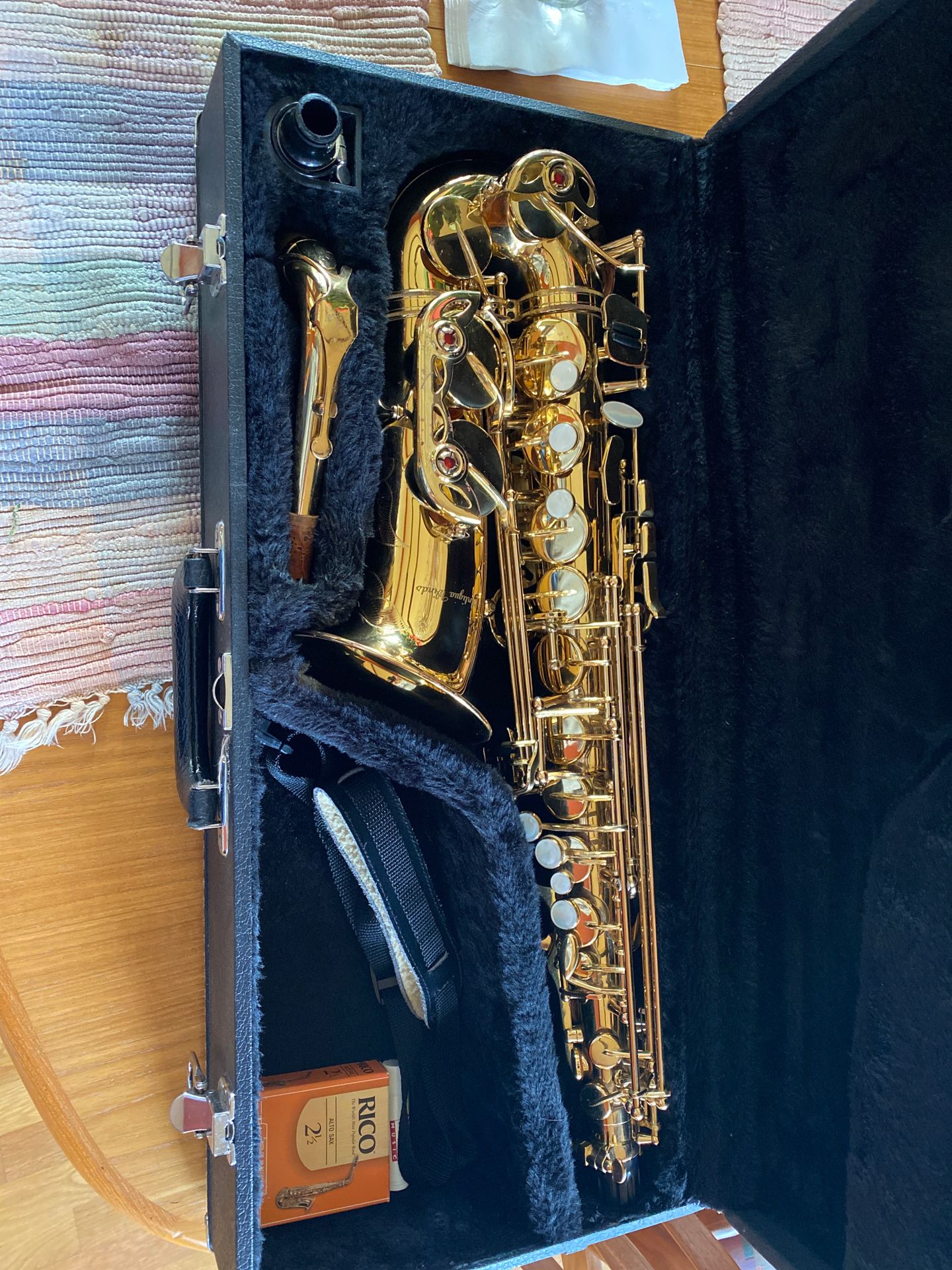 Antiqua Winds Alto Saxophone & Hardcase