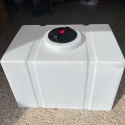 Hundred gallon water tank new